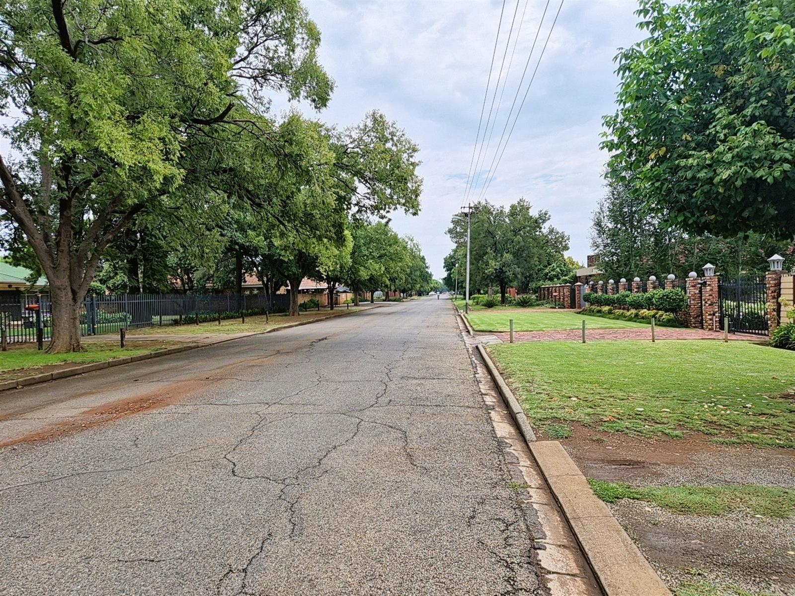 Spacious Family Home with 2 Flatlets on Expansive 2056m² Stand in Potchefstoom Central
