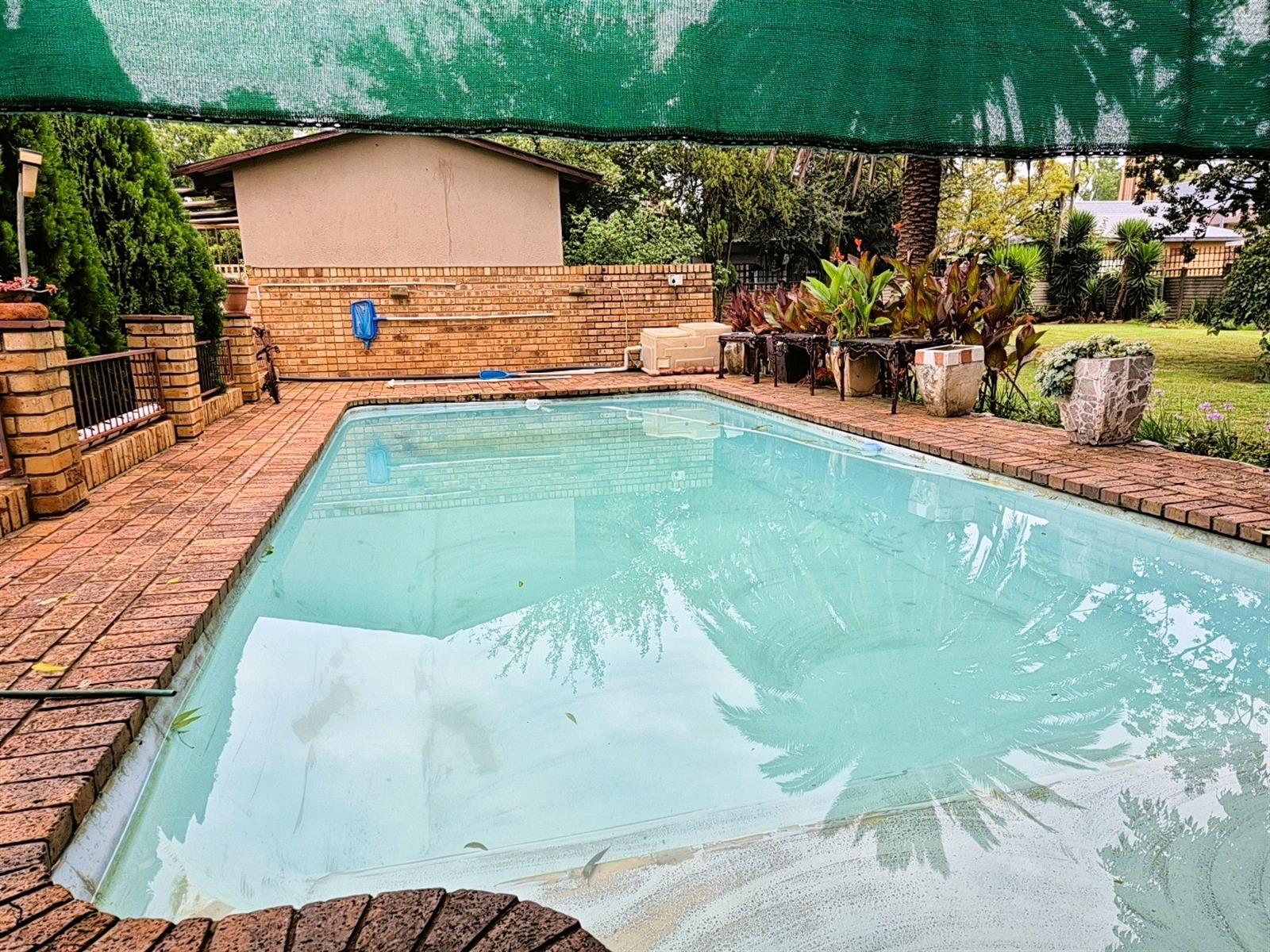 Spacious Family Home with 2 Flatlets on Expansive 2056m² Stand in Potchefstoom Central