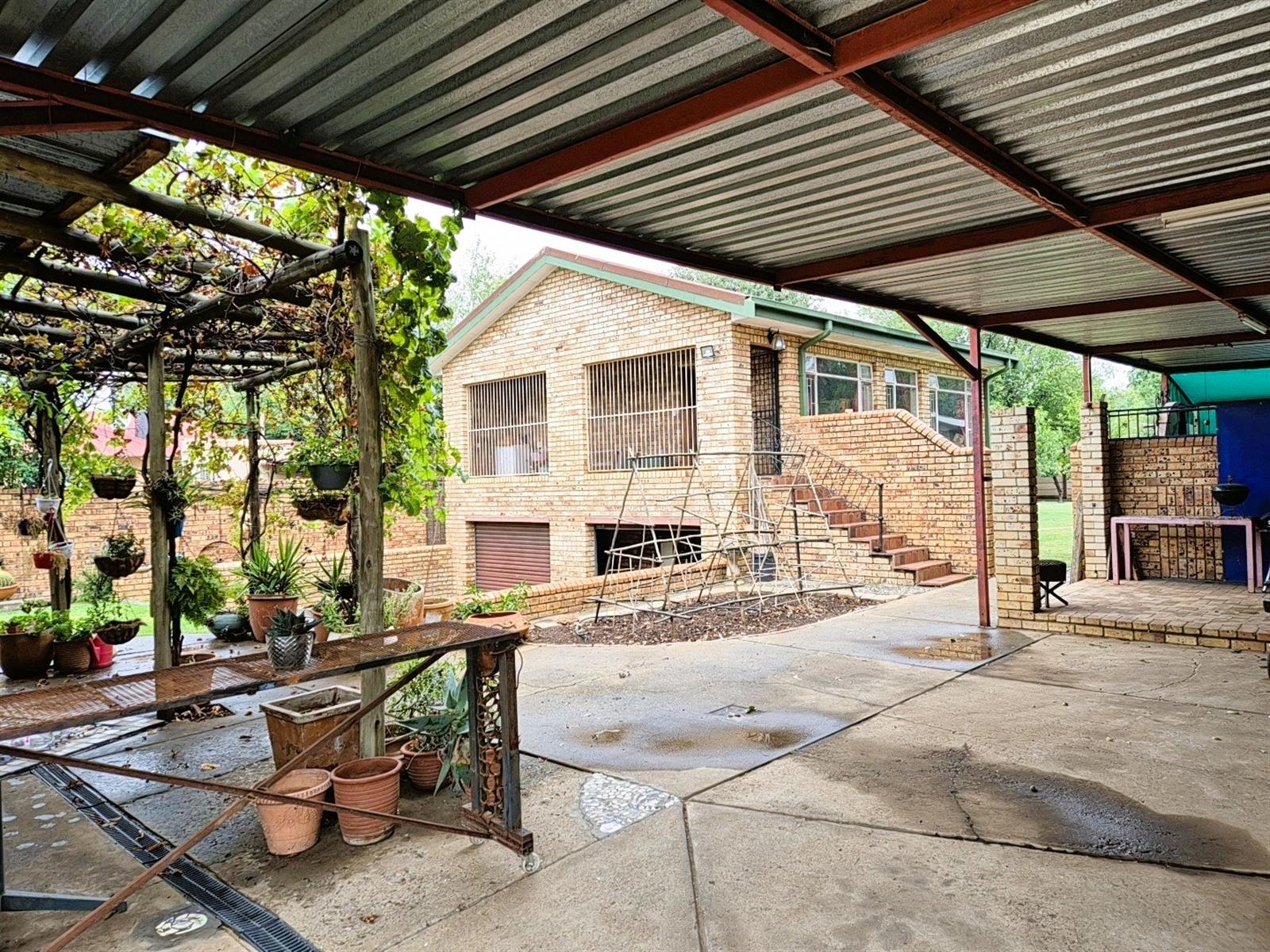 Spacious Family Home with 2 Flatlets on Expansive 2056m² Stand in Potchefstoom Central