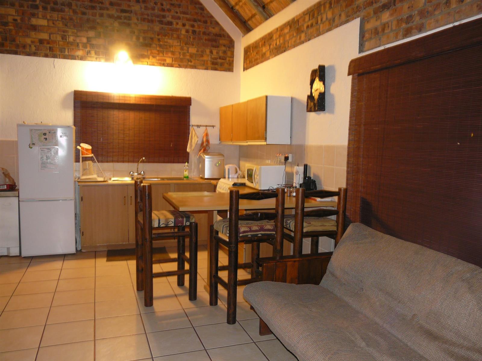 CUTE AND COSY ONE BEDROOM HOME IN THE HEART OF MARLOTH PARK