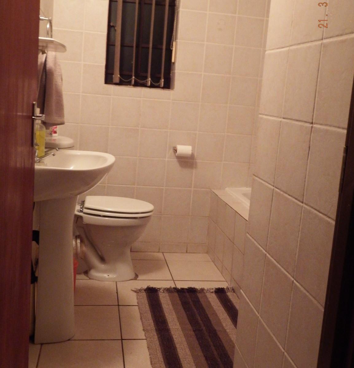 CUTE AND COSY ONE BEDROOM HOME IN THE HEART OF MARLOTH PARK