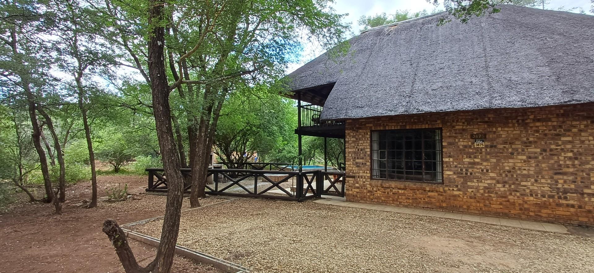 CUTE AND COSY ONE BEDROOM HOME IN THE HEART OF MARLOTH PARK