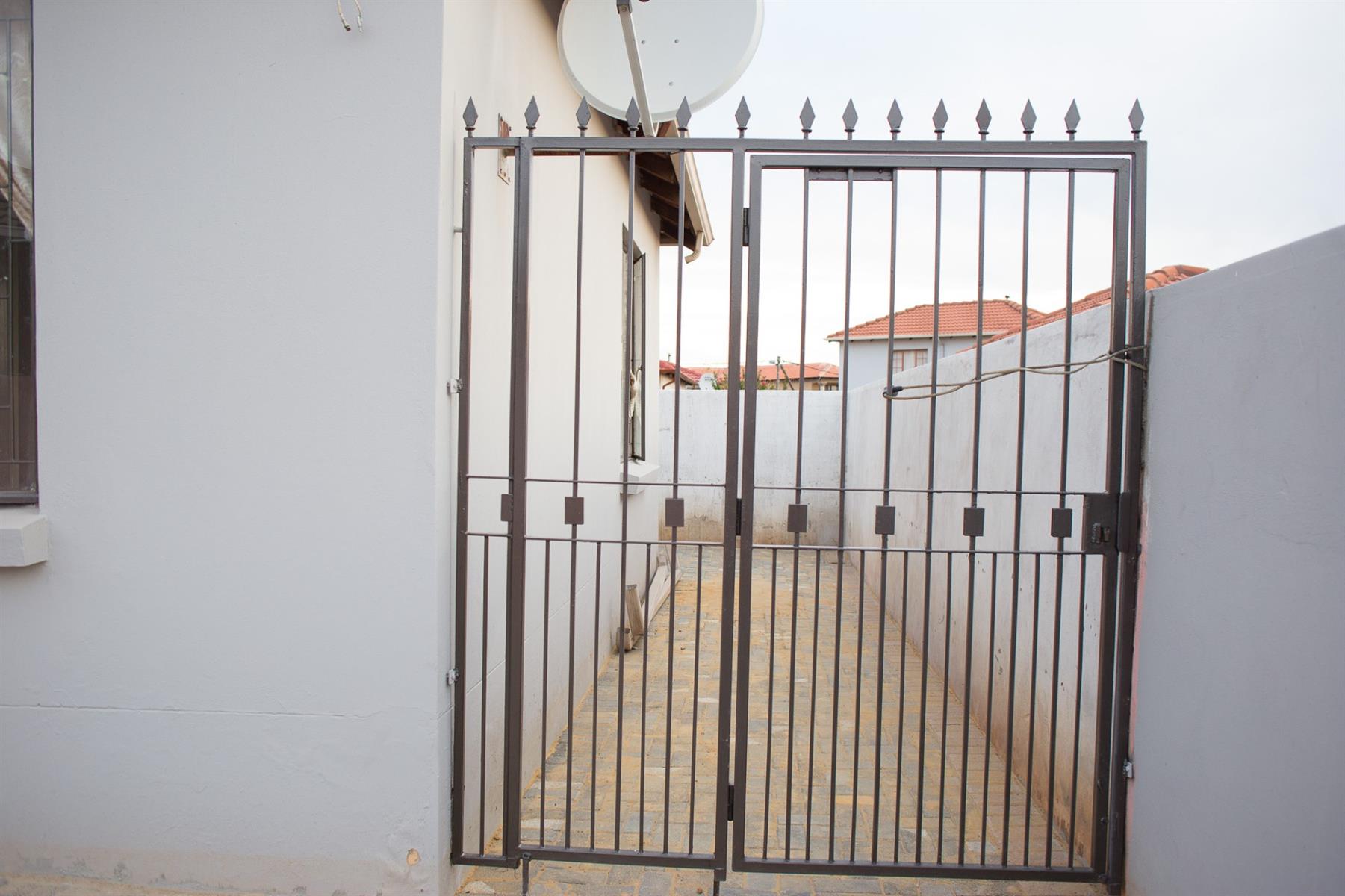 House To Rent in Cosmo City, Roodepoort