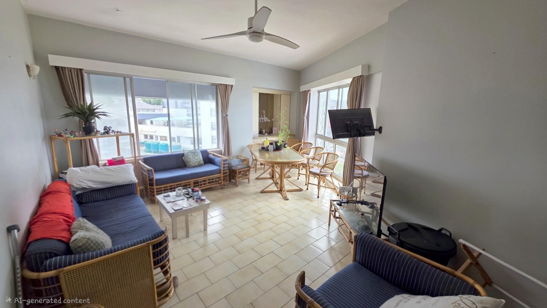Lovely 2 bedroom, 2 bathroom Beachfront apartment on the Margate Golden Mile