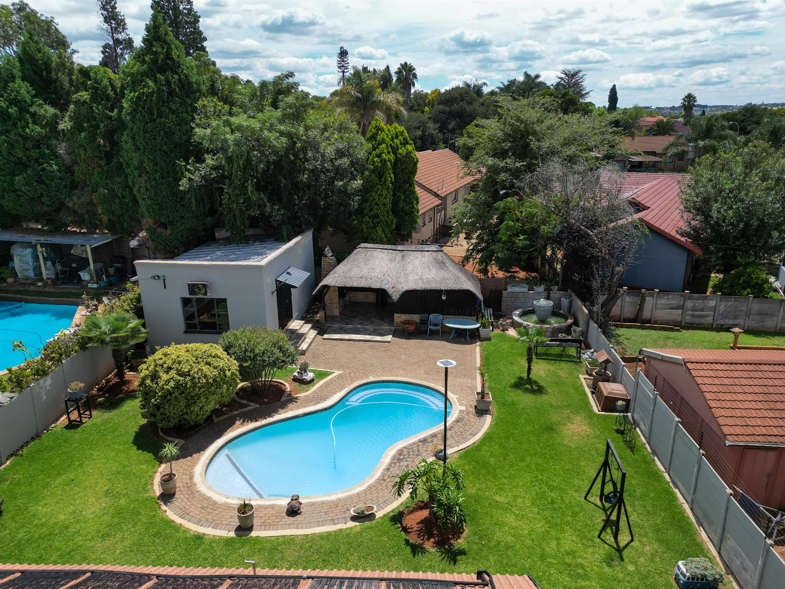 House for sale in Witpoortjie, Roodepoort, 350 m²