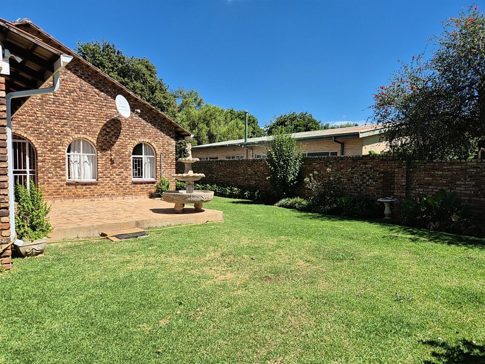 3 Bedroom House for Sale in Die Bult - Prime Student Investment - Walking Distance to NWU