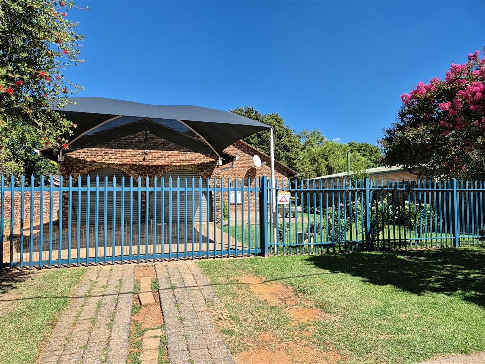 3 Bedroom House for Sale in Die Bult - Prime Student Investment - Walking Distance to NWU