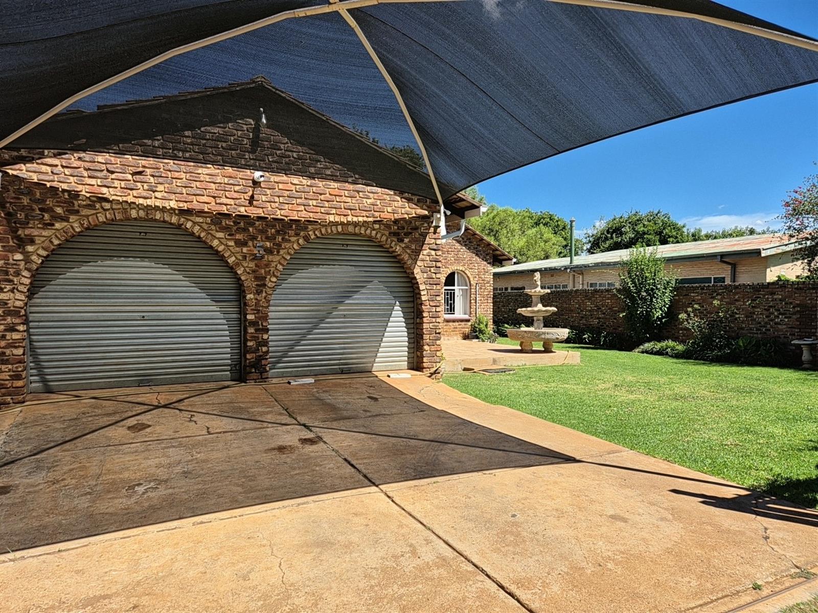 3 Bedroom House for Sale in Die Bult - Prime Student Investment - Walking Distance to NWU