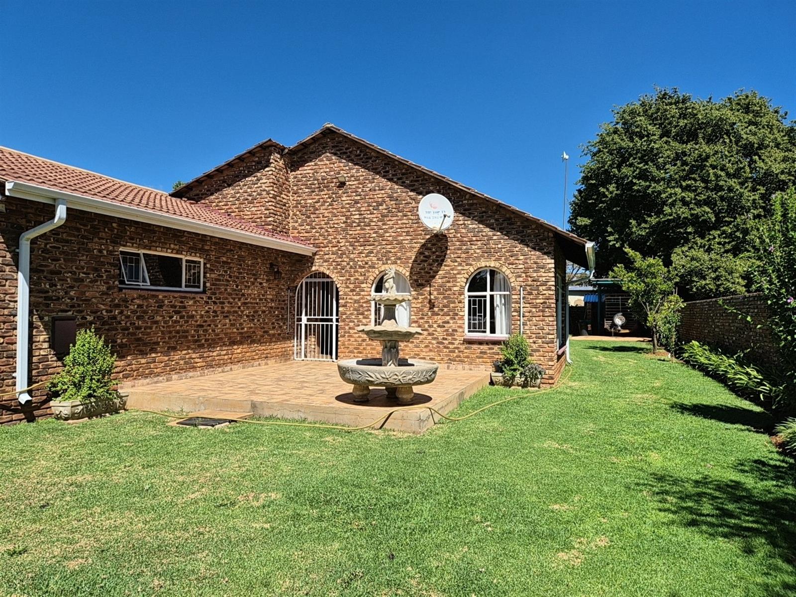 3 Bedroom House for Sale in Die Bult - Prime Student Investment - Walking Distance to NWU
