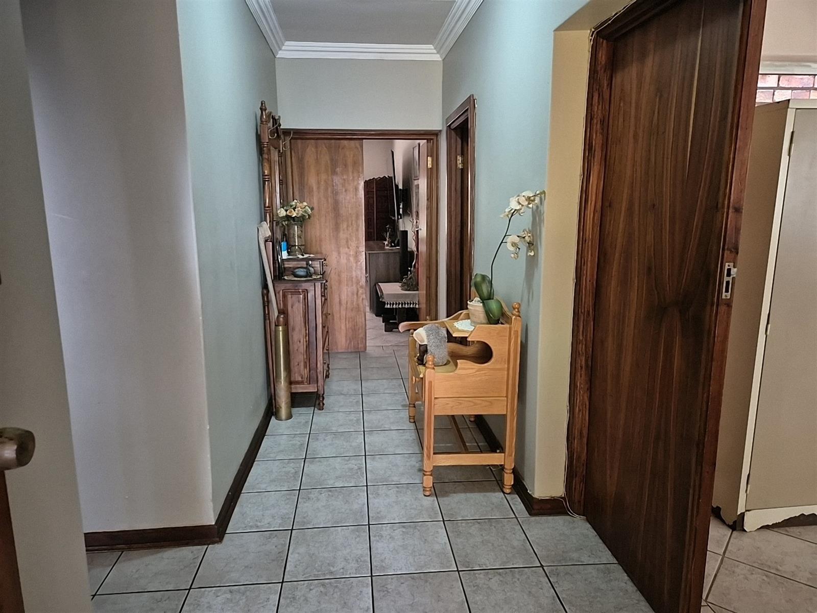 8-Bedroom Luxury Property for Sale in Grimbeeck Park, Potchefstroom