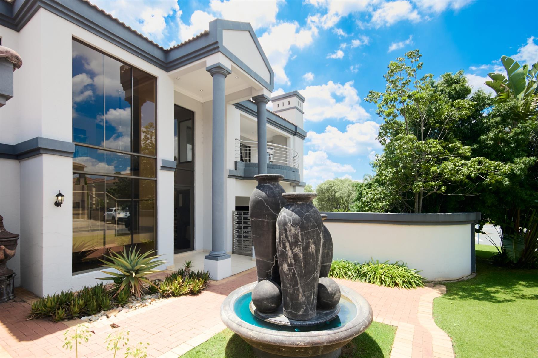 4 Bedroom House for Sale in Blue Hills