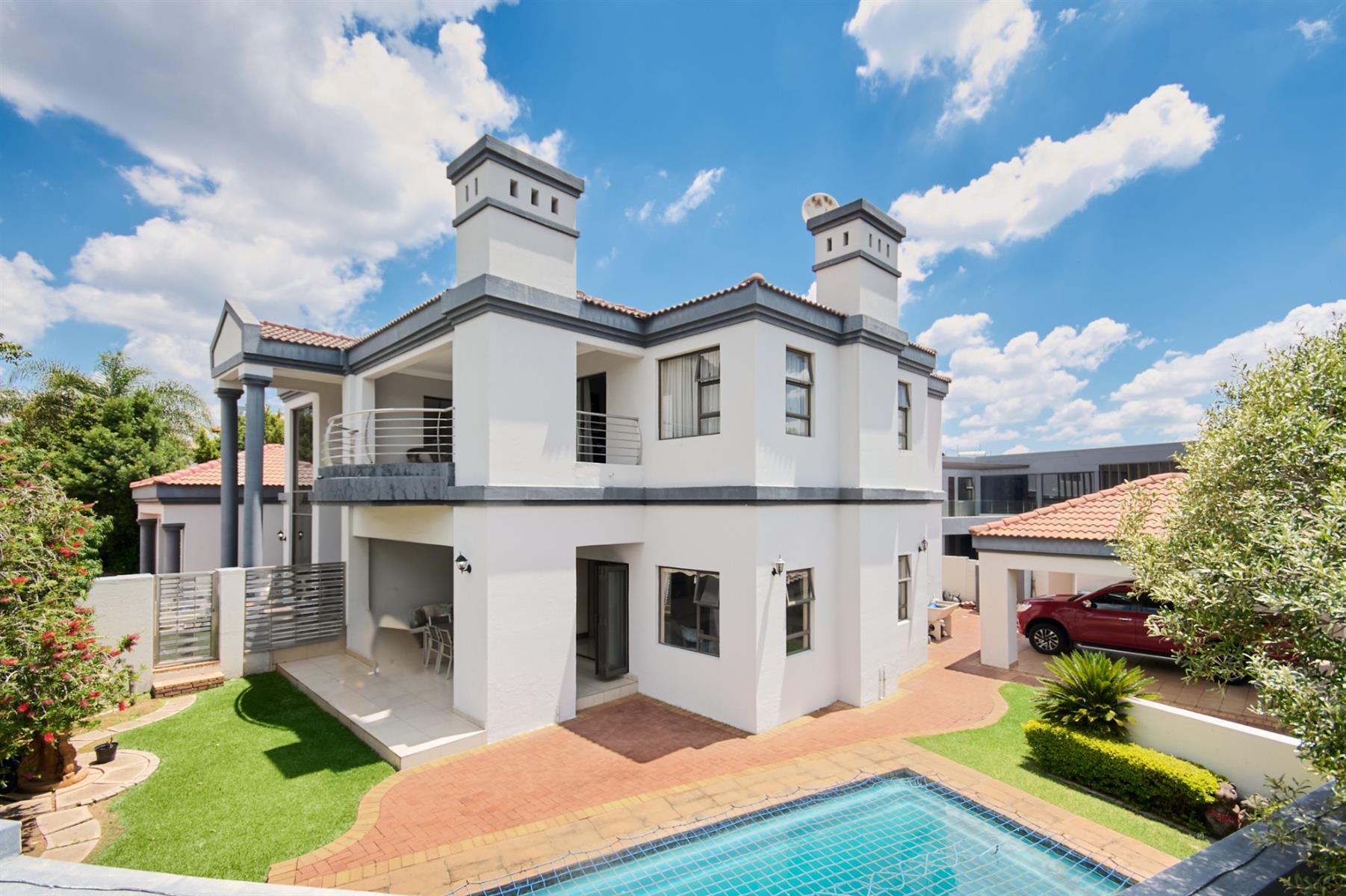 4 Bedroom House for Sale in Blue Hills