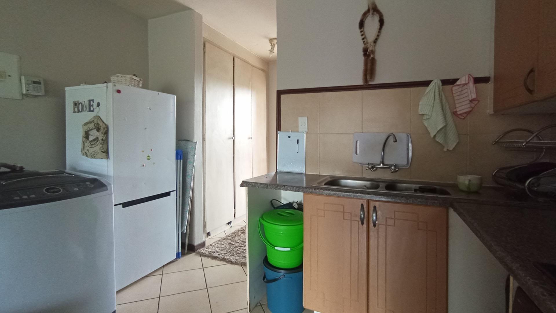 Bachelor Apartment for Sale in Sagewood
