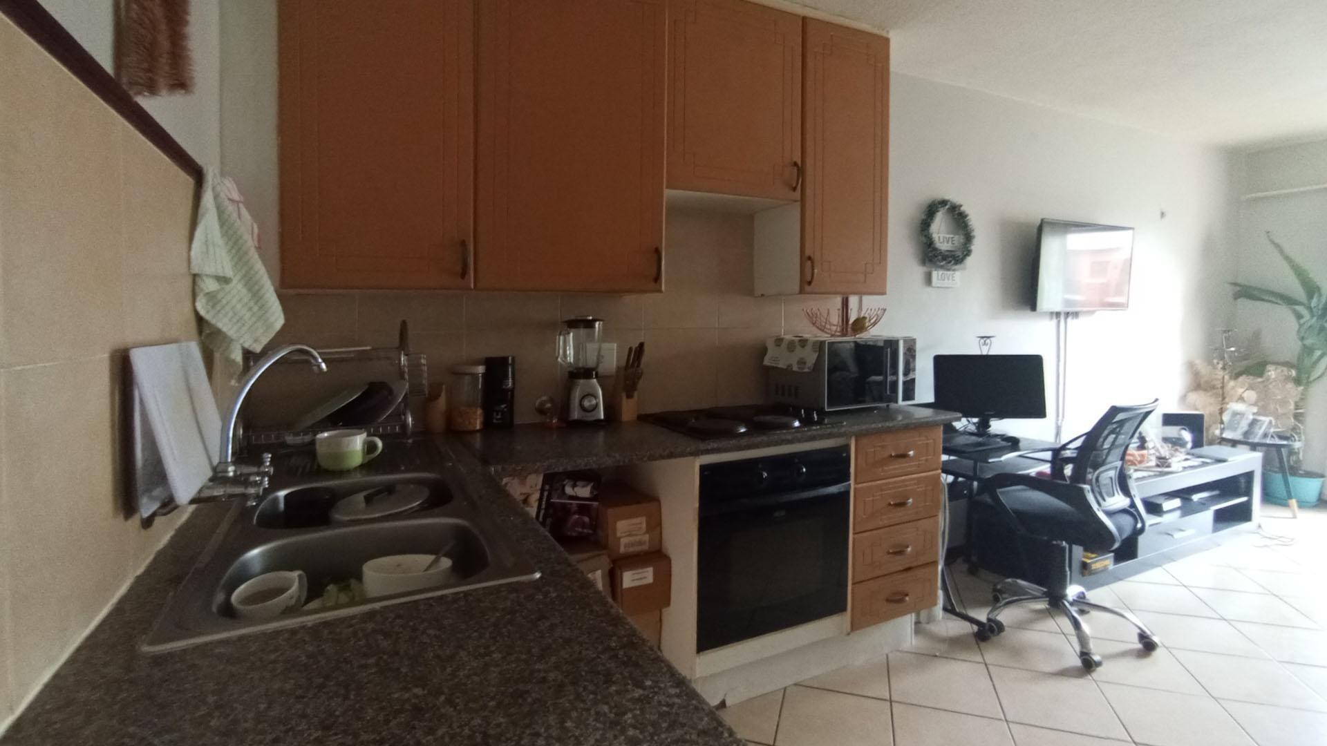 Bachelor Apartment for Sale in Sagewood