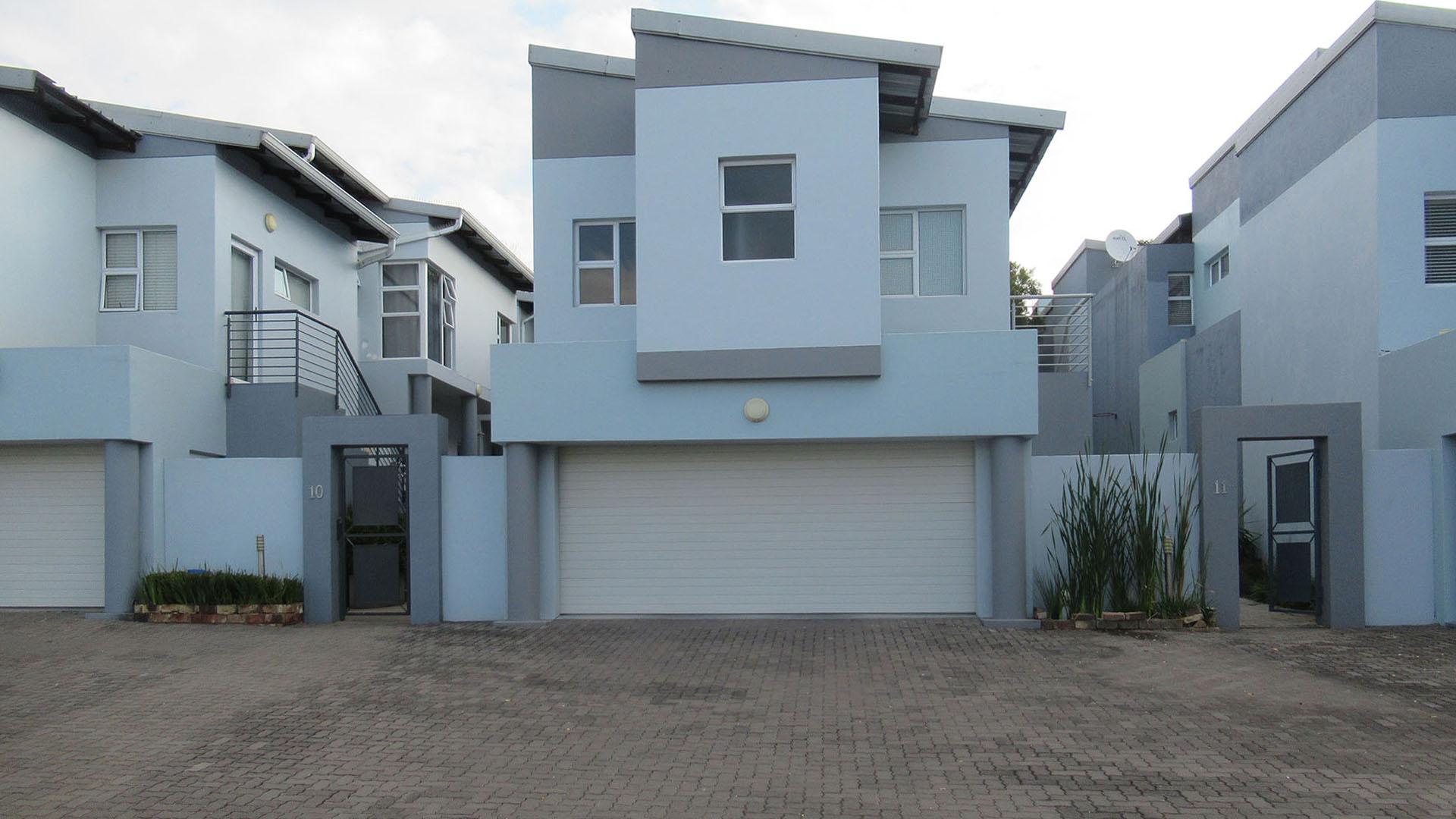 A beautiful 4bed, 3baths home in Ferndale, Randburg