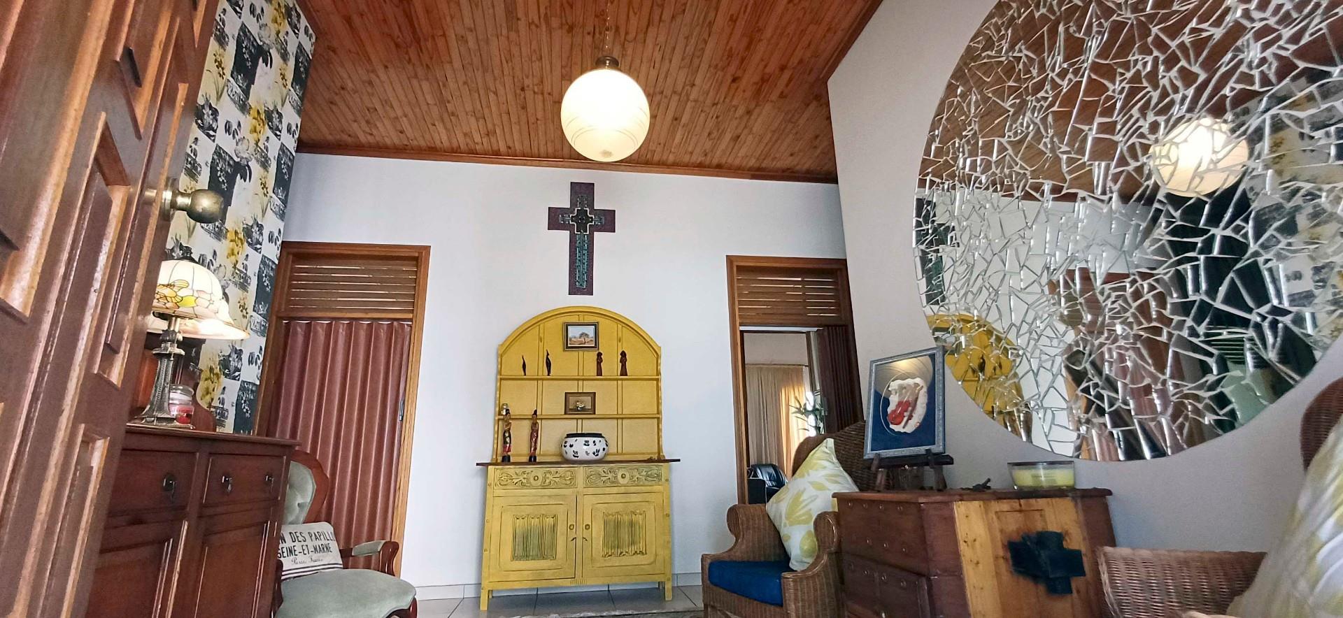 Extra High Ceilings - Affordable High-End Beautiful Large Home!