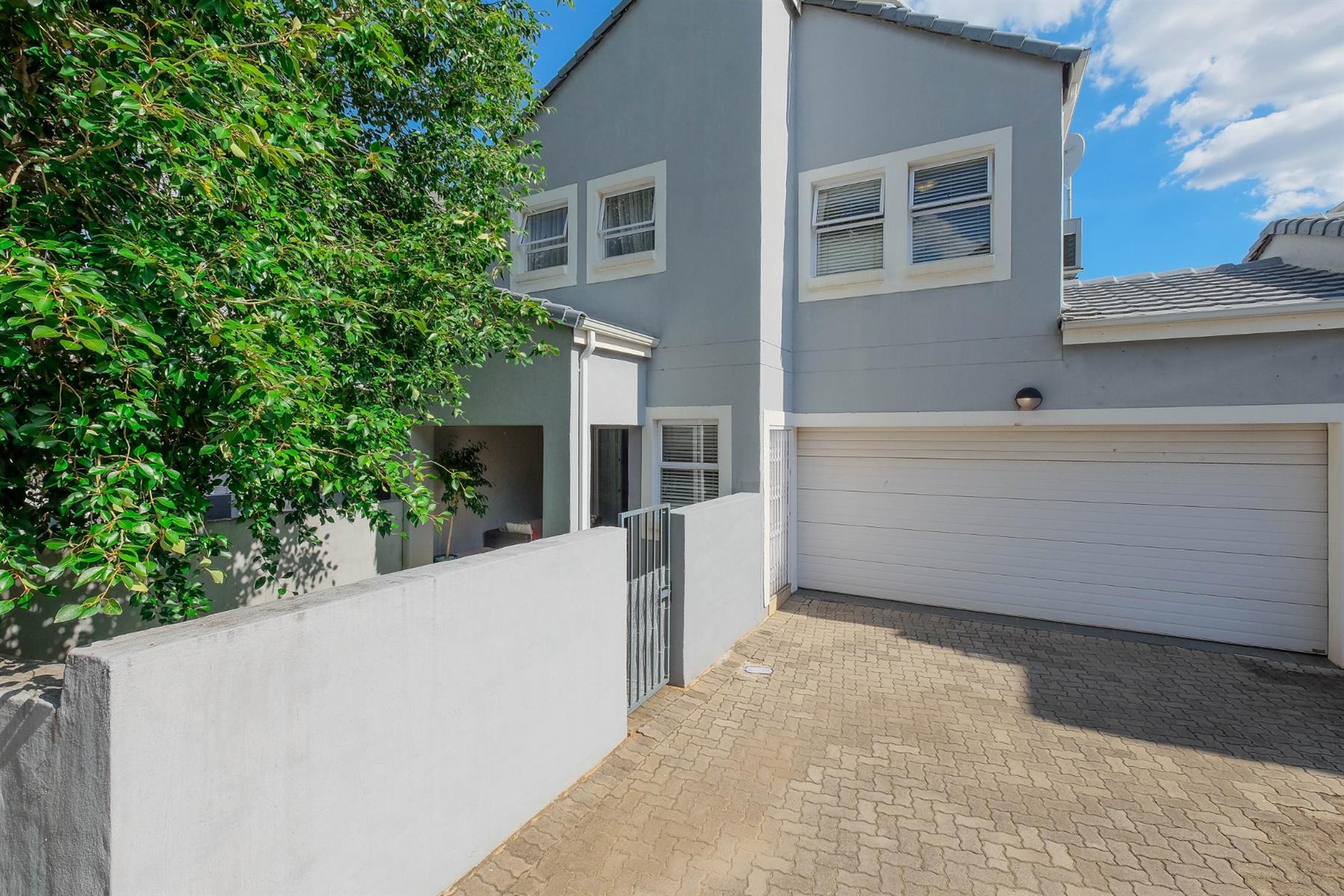 Exceptional 3-Bedroom Home in Boskruin with Premium Finishes, Solar and Double Garage