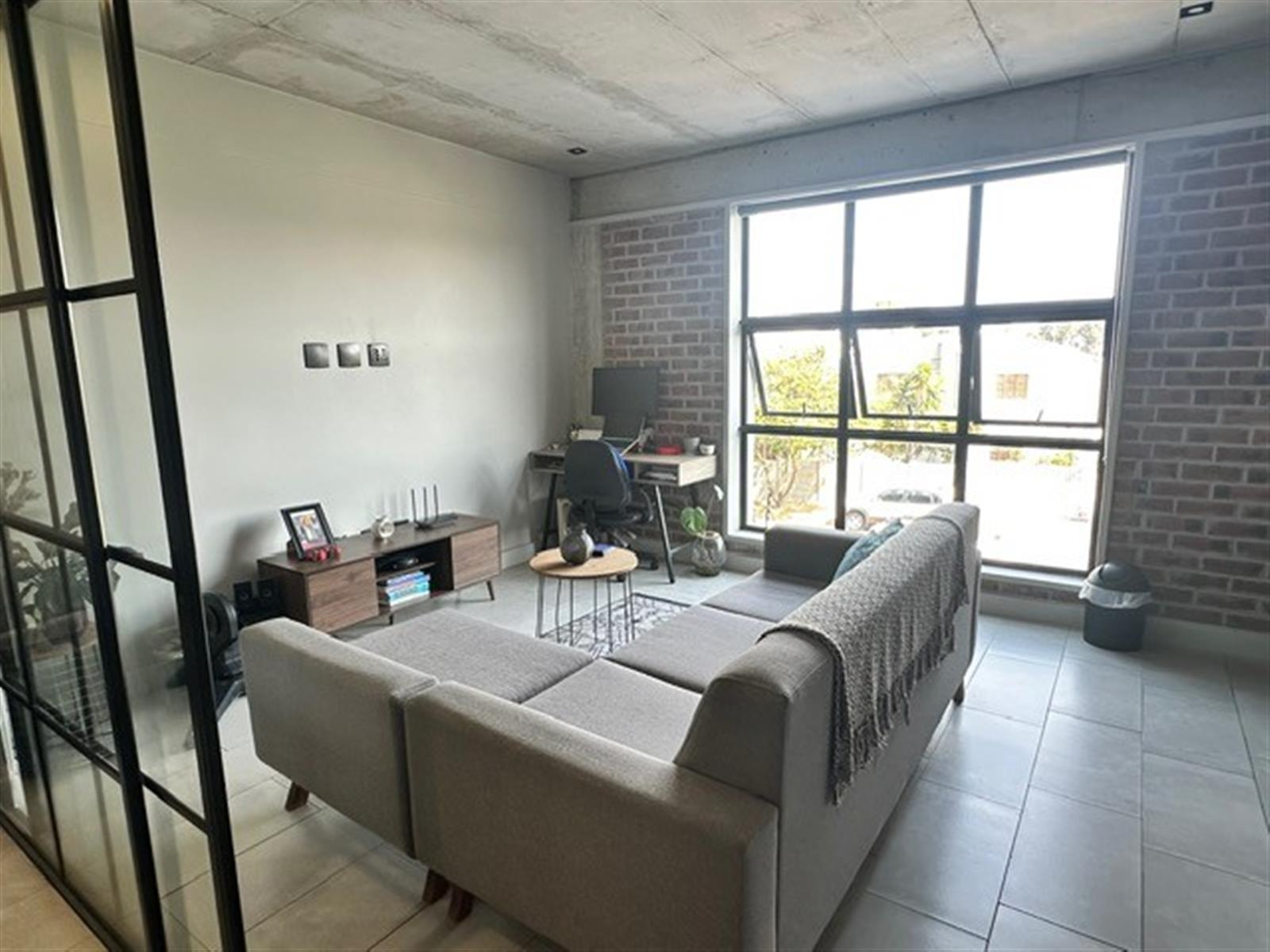 ONE BEDROOMED APARTMENT FOR SALE IN BLOUBERG