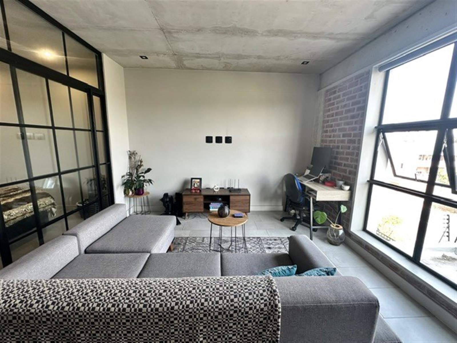 ONE BEDROOMED APARTMENT FOR SALE IN BLOUBERG