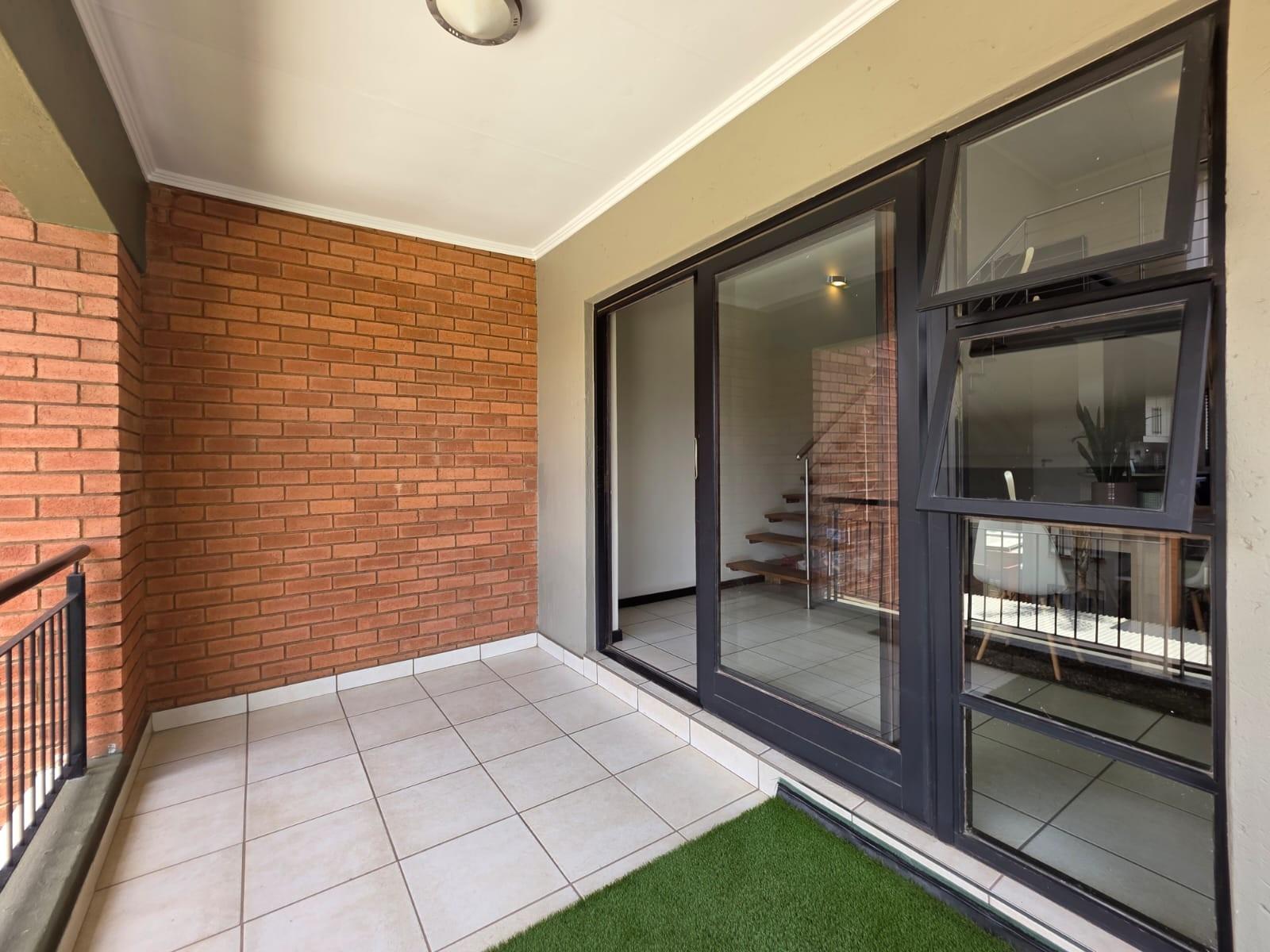 Immaculate 2-Bedroom Loft Apartment with Dual Balconies