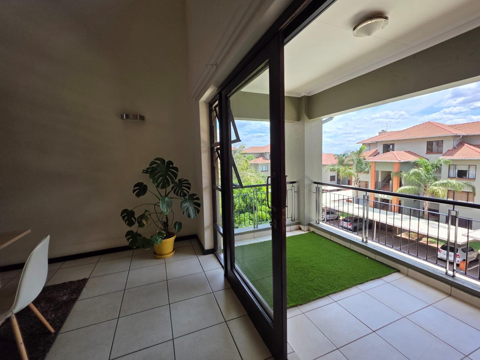Immaculate 2-Bedroom Loft Apartment with Dual Balconies