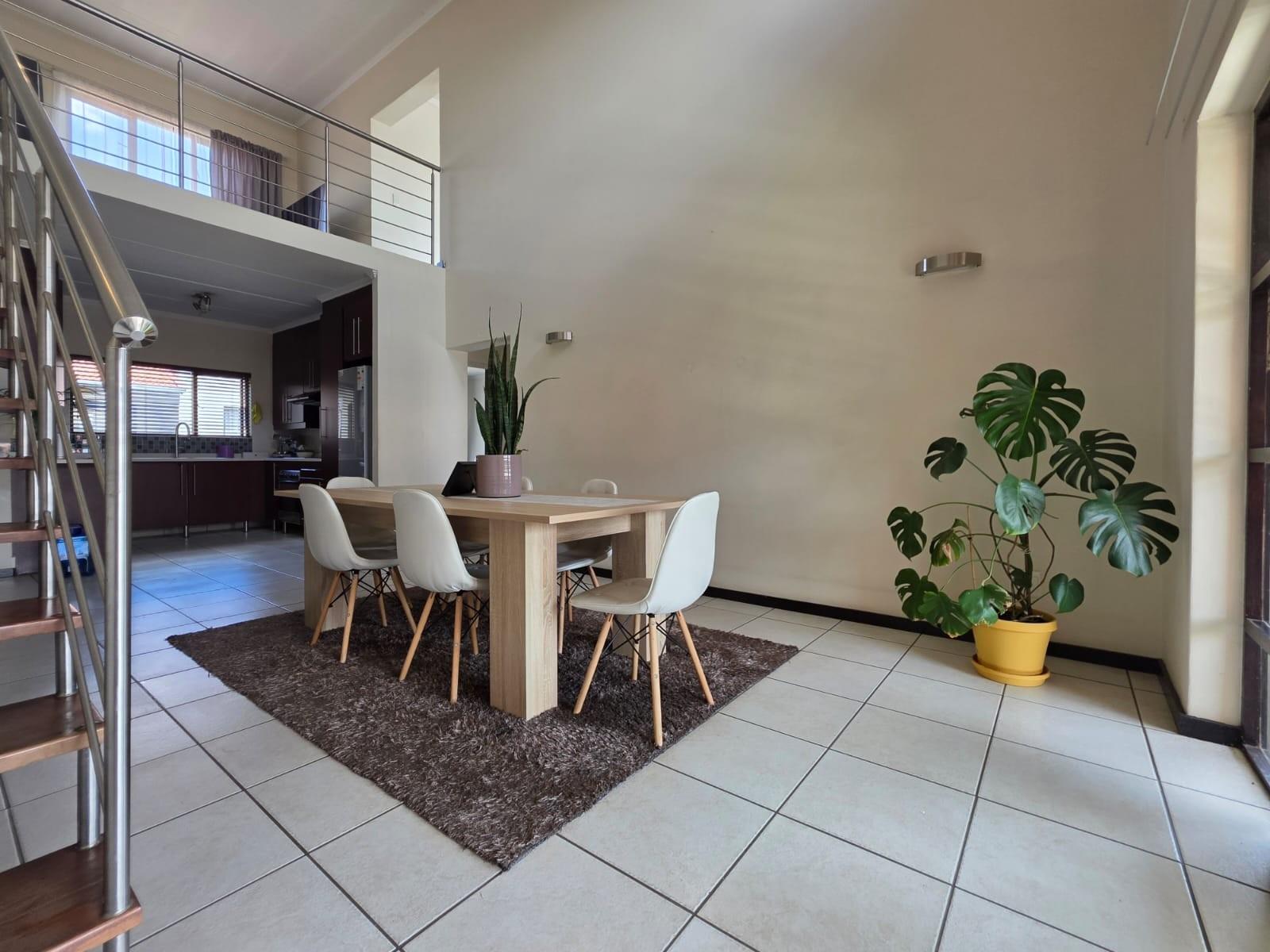 Immaculate 2-Bedroom Loft Apartment with Dual Balconies