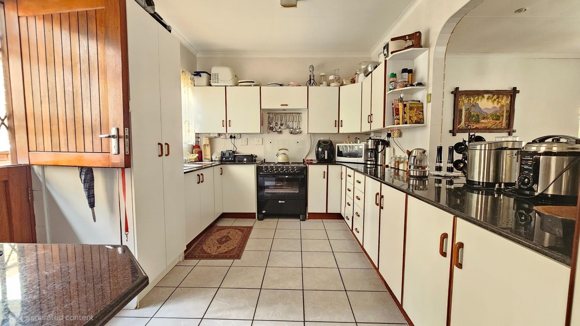 Solar-Assisted, Pet-Friendly Three Bedroom Townhouse with Private Garden in Manaba Beach