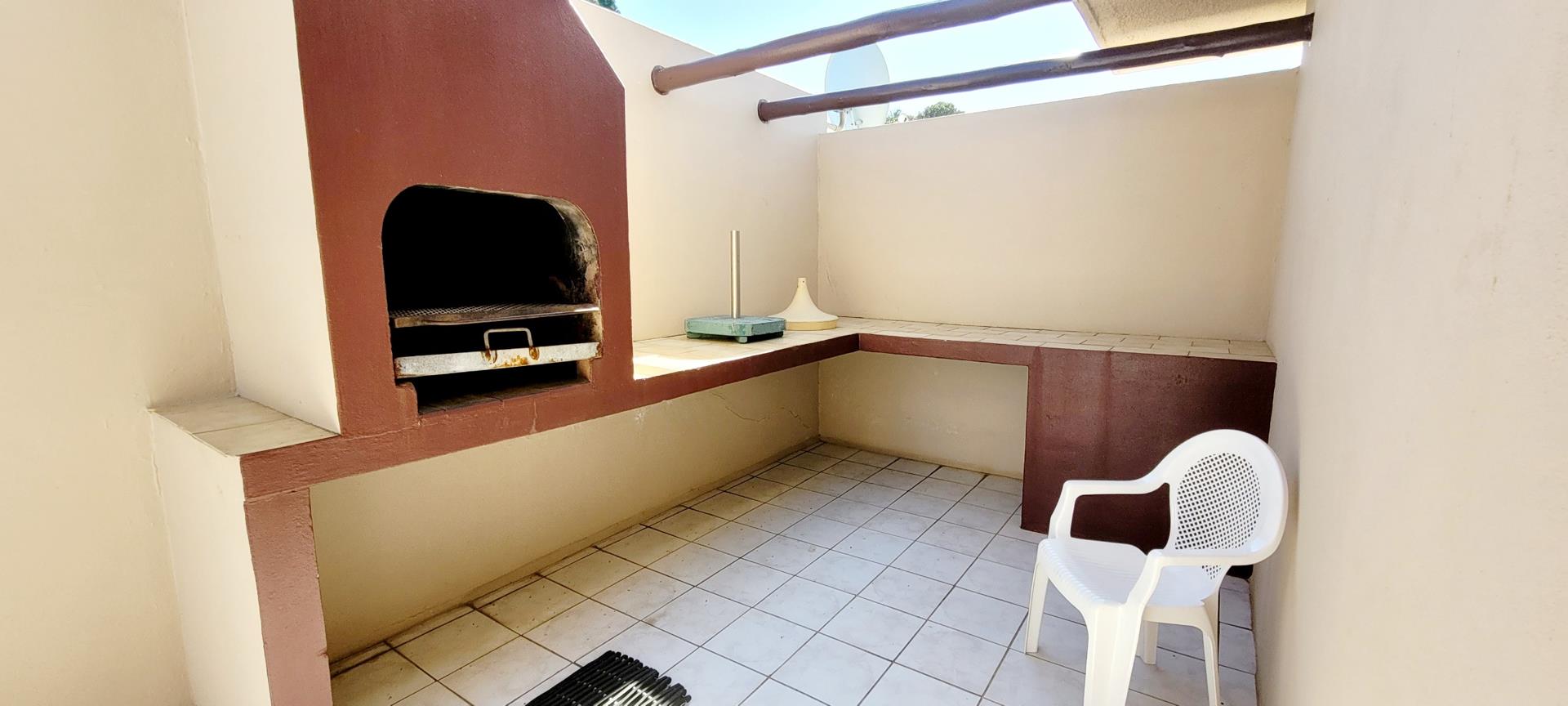 Apartment For Sale in Uvongo, Margate, KwaZulu Natal
