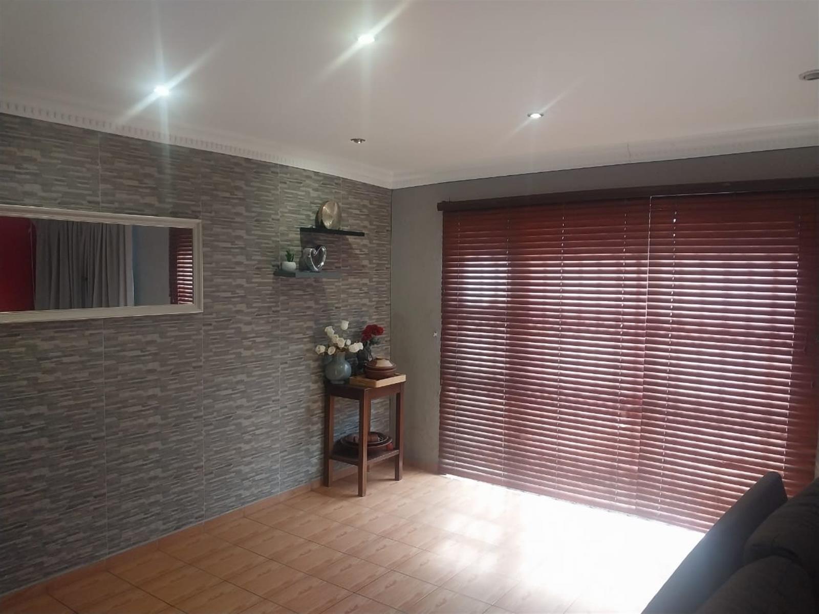 2 Bedrrom Townhouse For Sale in Naturena, Johannesburg