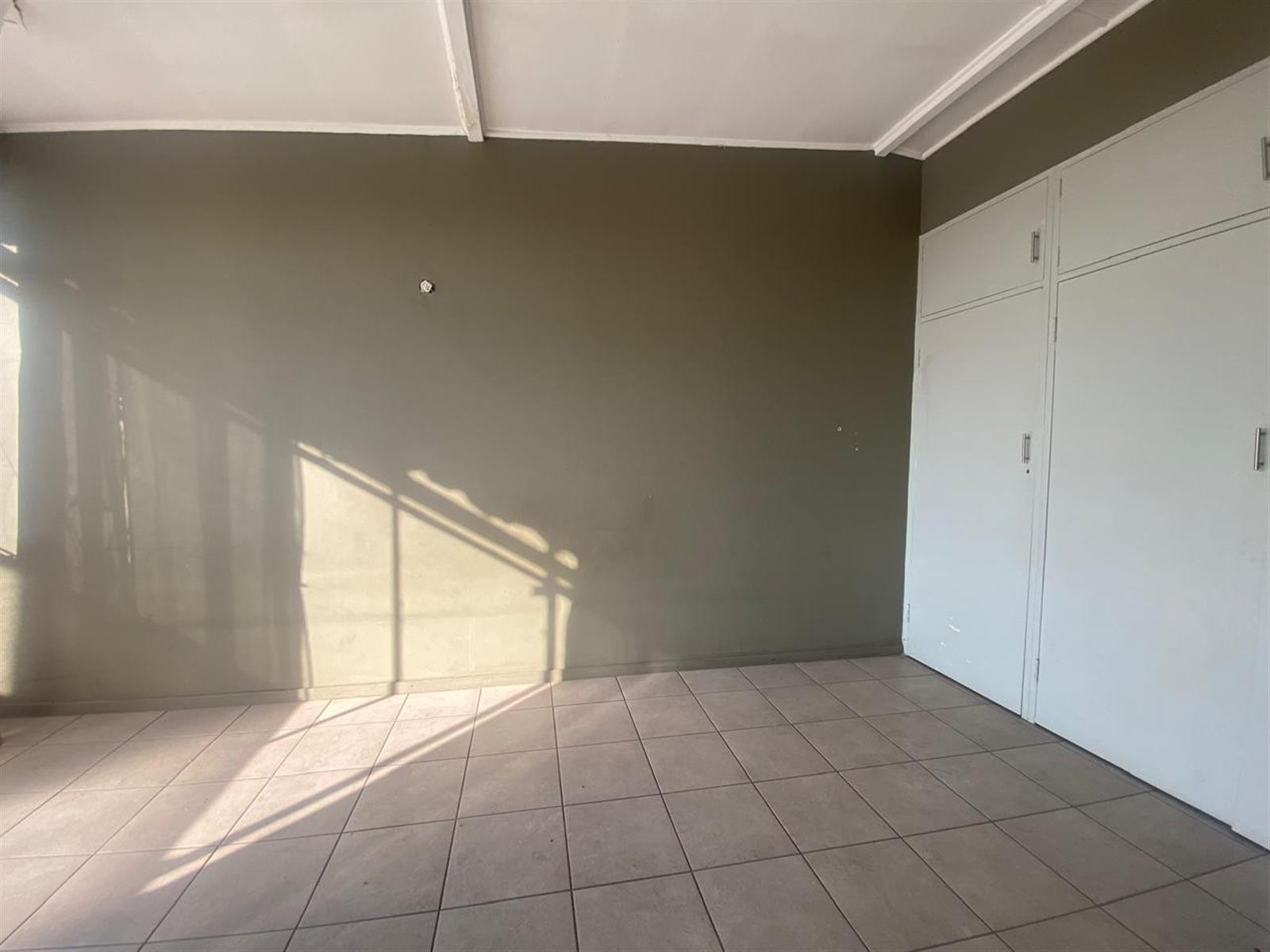 Apartment For Sale in Vanderbijlpark, CE 2, Gauteng