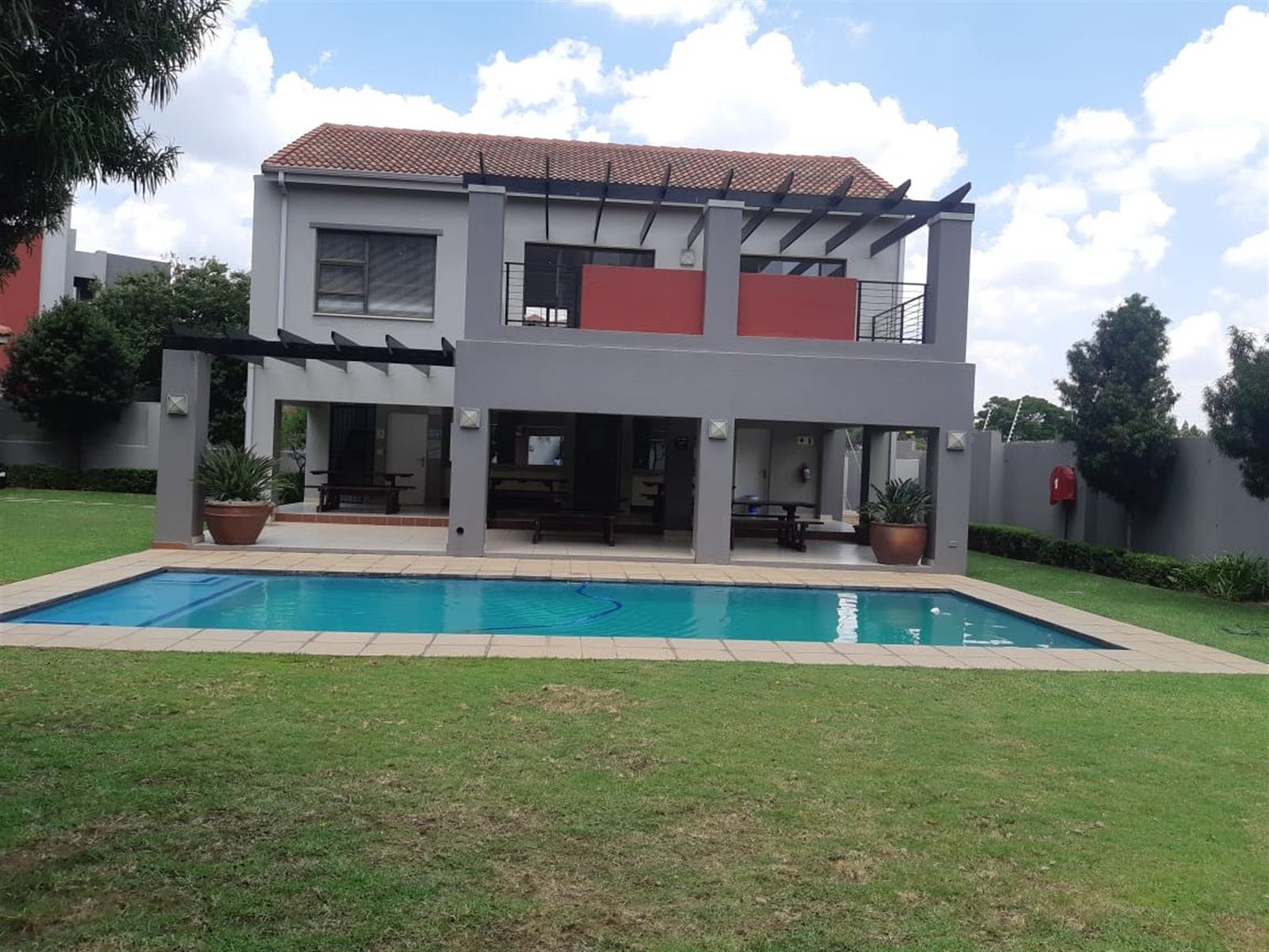 Apartment For Sale in Sunninghill, Sandton