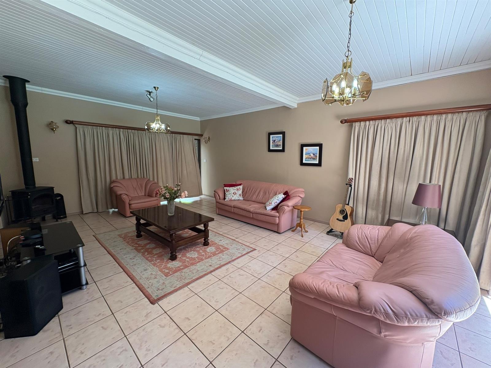 Prime Huttenheights Corner Property with 2 flatlets, Newcastle, KwaZulu Natal