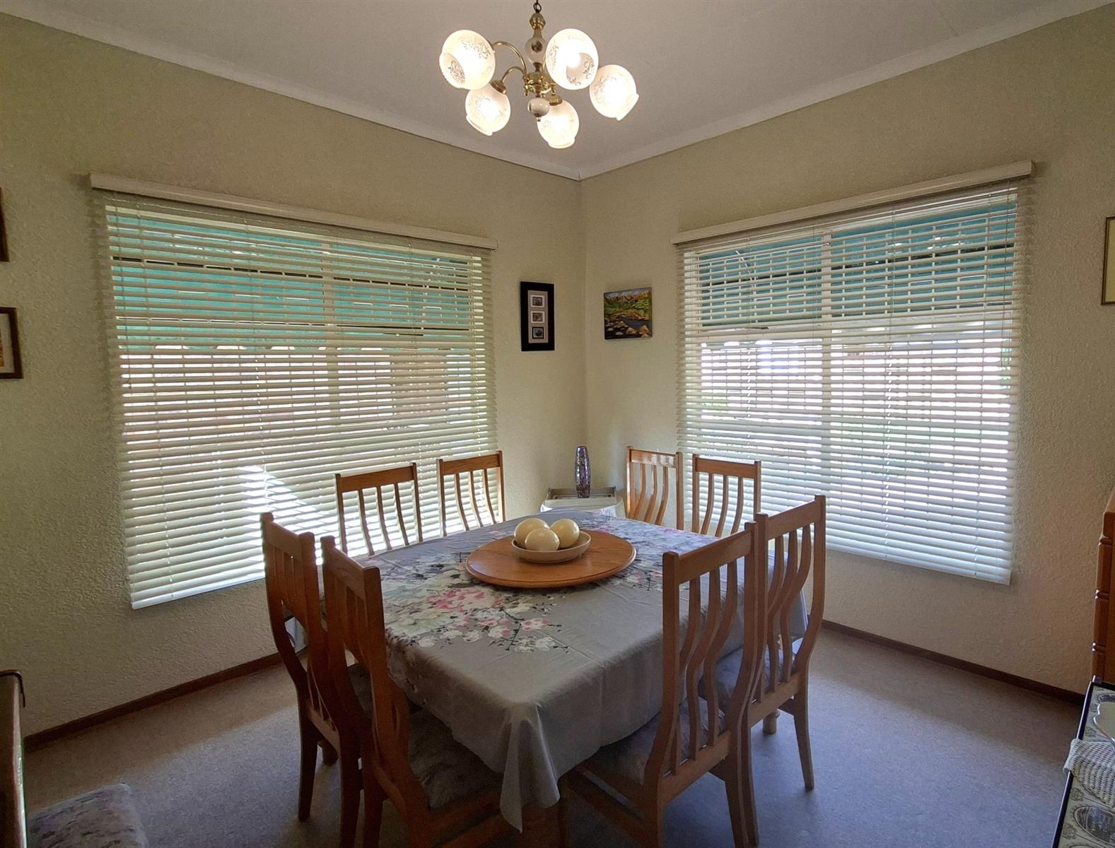 Neat, low-maintenance 3 bedroom face-brick Townhouse