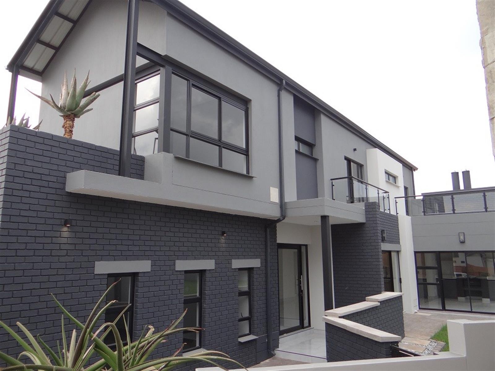 4 Bedroom House For Sale in Fountainbrook Estate, Midstream Estate, Centurion
