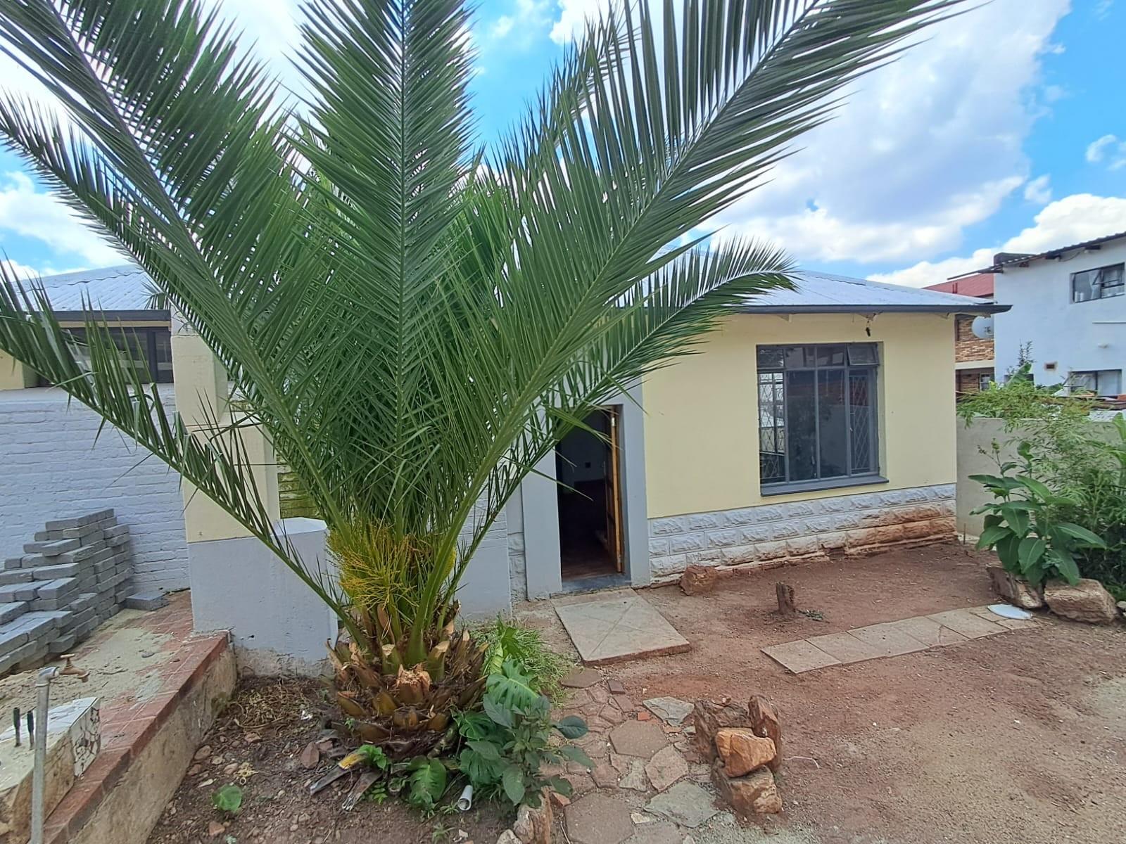 House For Sale in Yeoville, Johannesburg