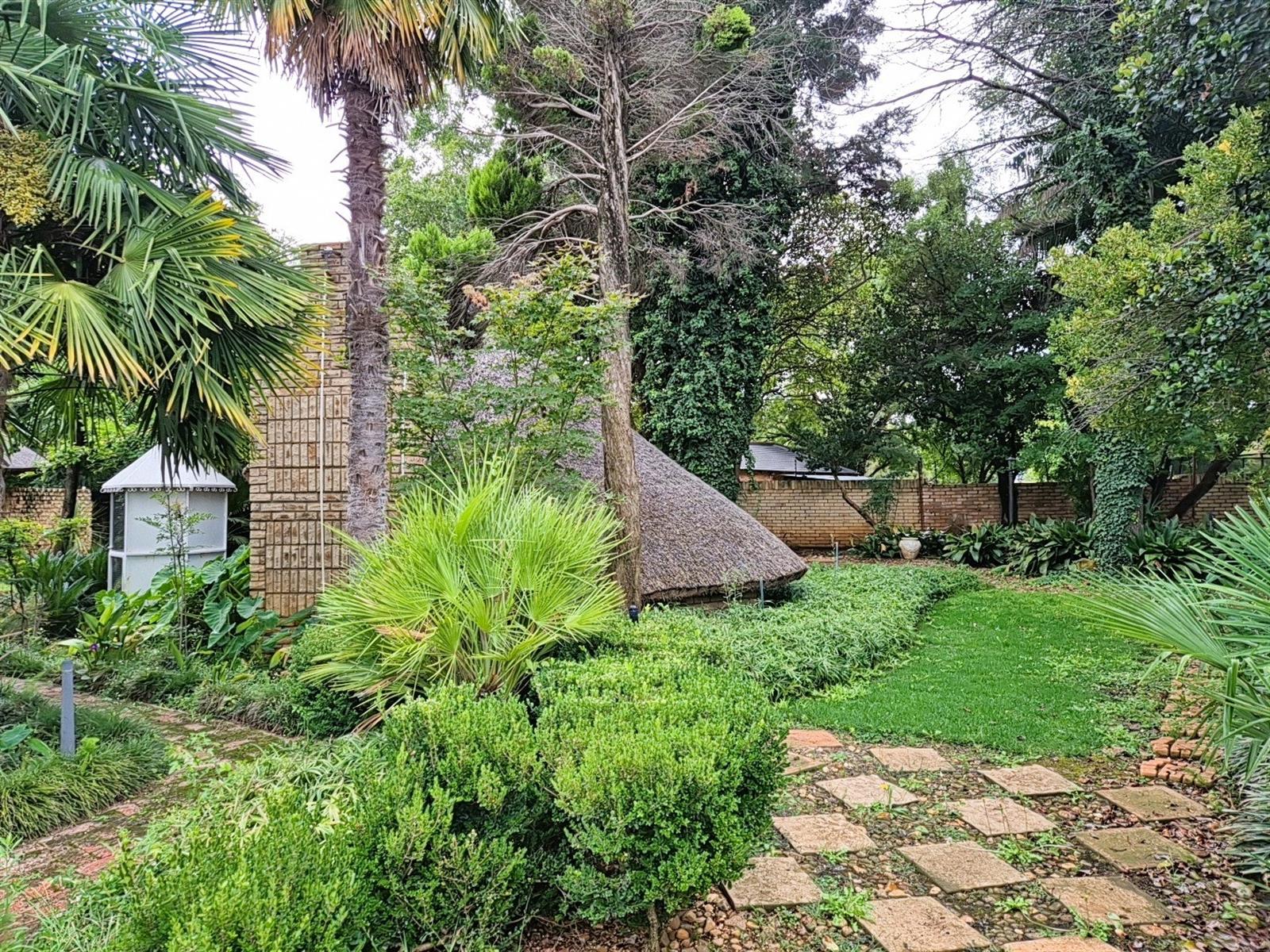 Spacious 5-Bedroom Home with 2 Income-Generating Apartments Mooirivier Park, Potchefstroom