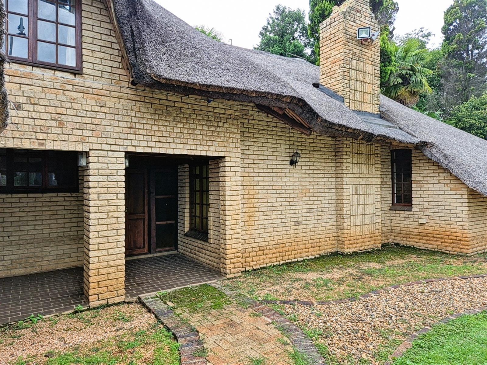 Spacious 5-Bedroom Home with 2 Income-Generating Apartments Mooirivier Park, Potchefstroom