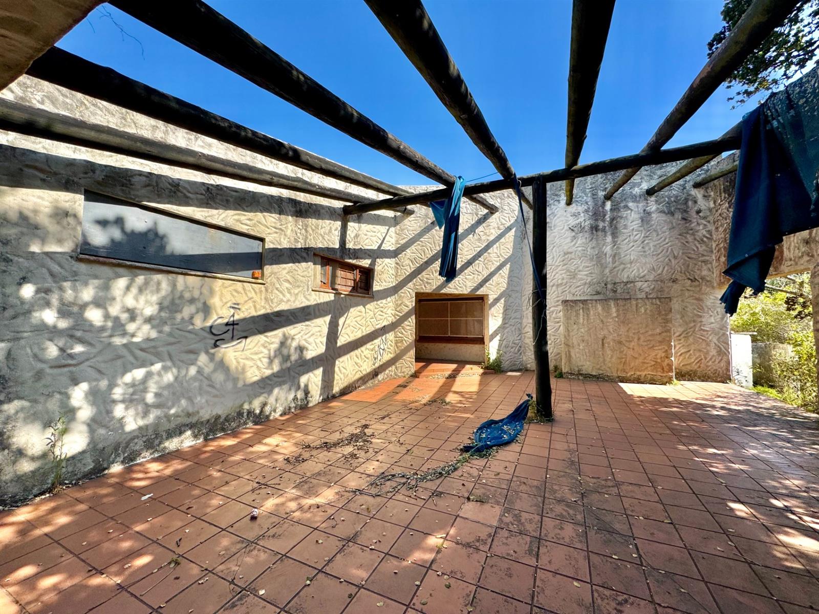 Perfectly positioned in the heart of Hibberdene