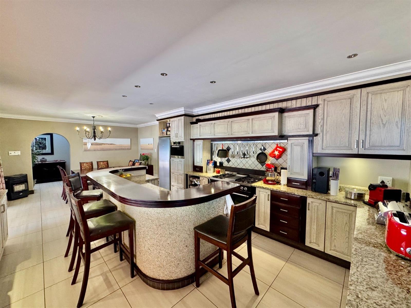 Hilltop Luxury Home with Panoramic Sea, River and Golf Views