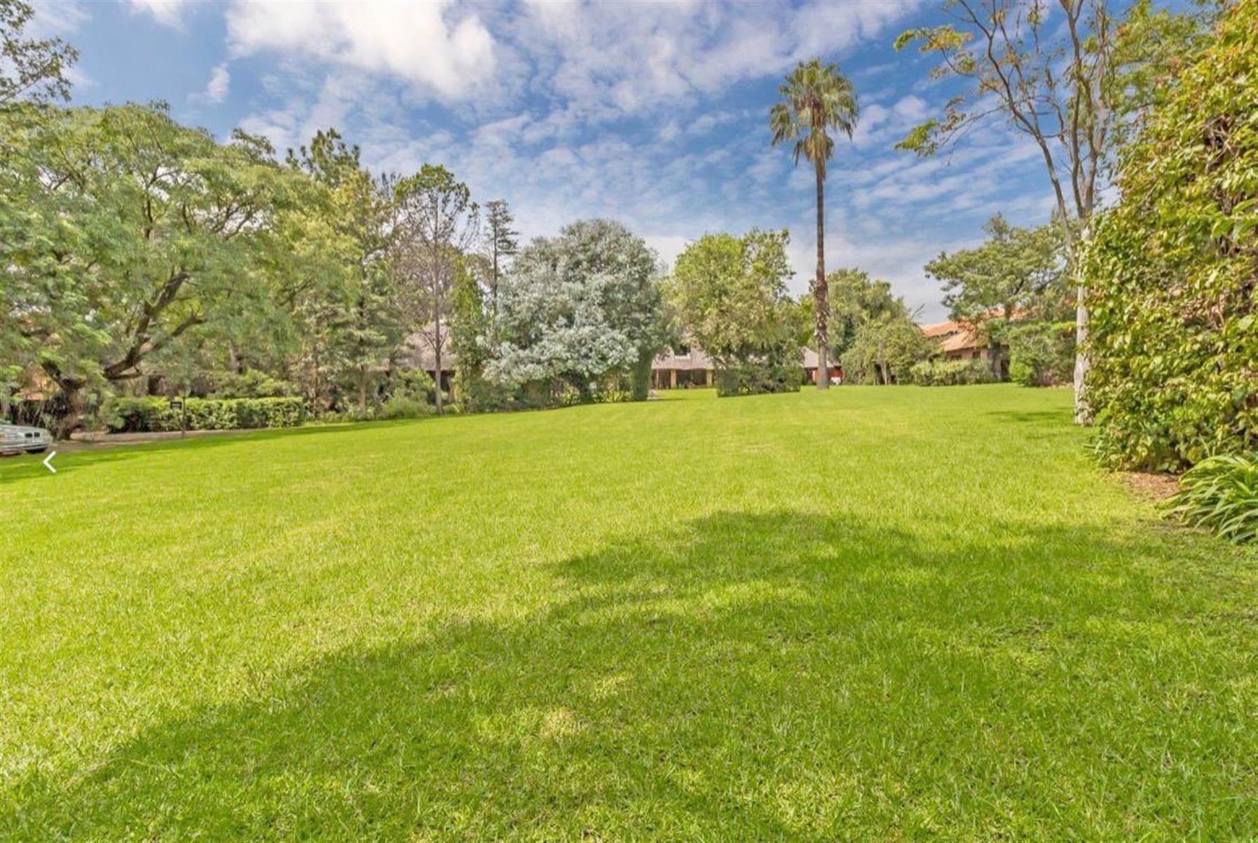 Lodge for sale in Vorna Valley, Midrand, 9185 m²