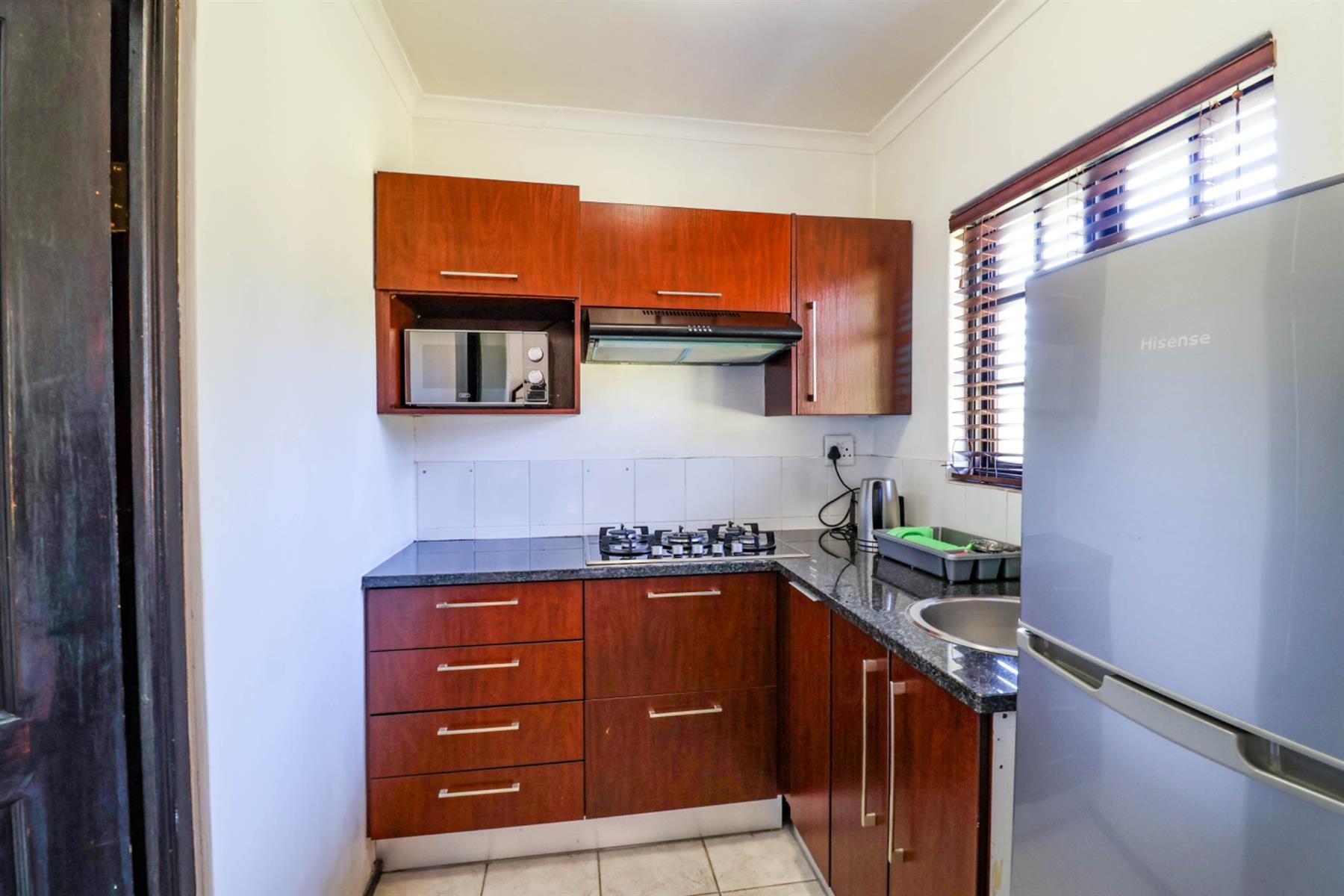 Lodge for sale in Vorna Valley, Midrand, 9185 m²