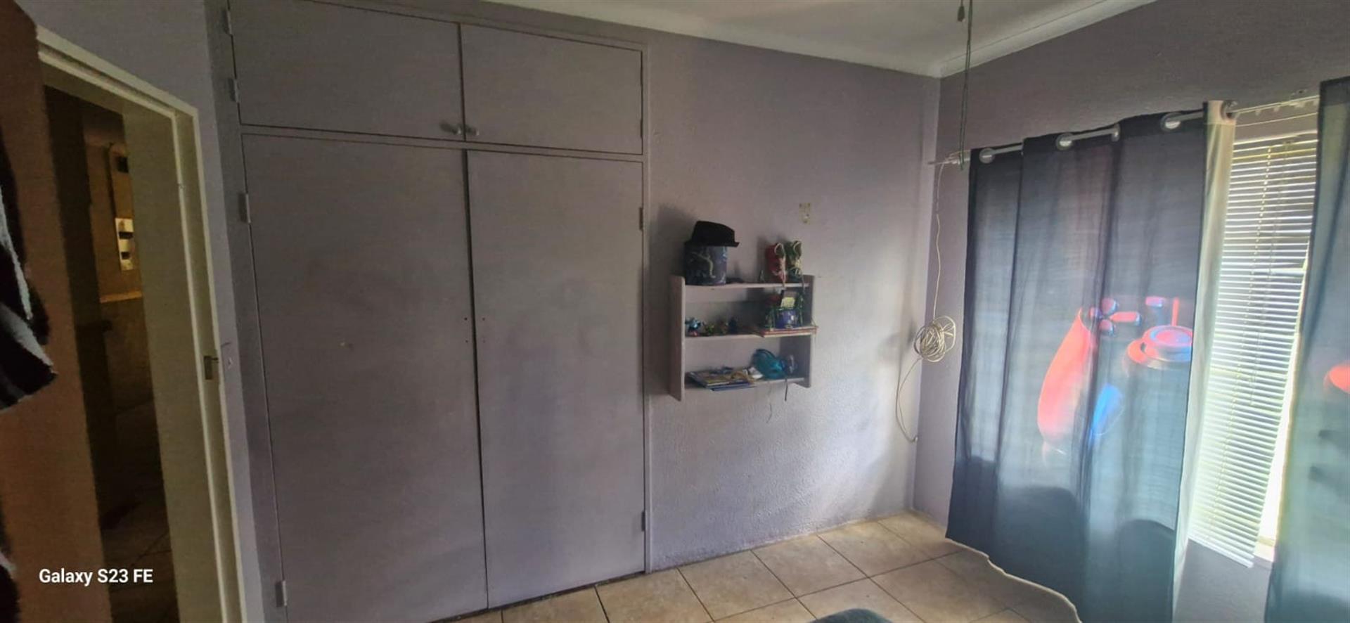 Off the Grid house For Sale in Doringkruin, Klerksdorp, North West