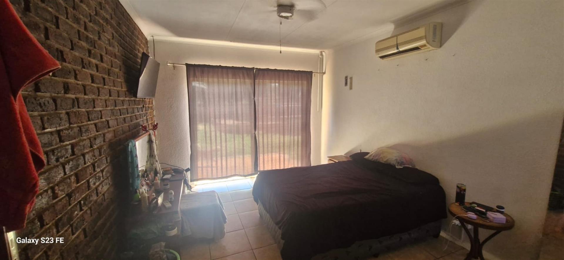 Off the Grid house For Sale in Doringkruin, Klerksdorp, North West