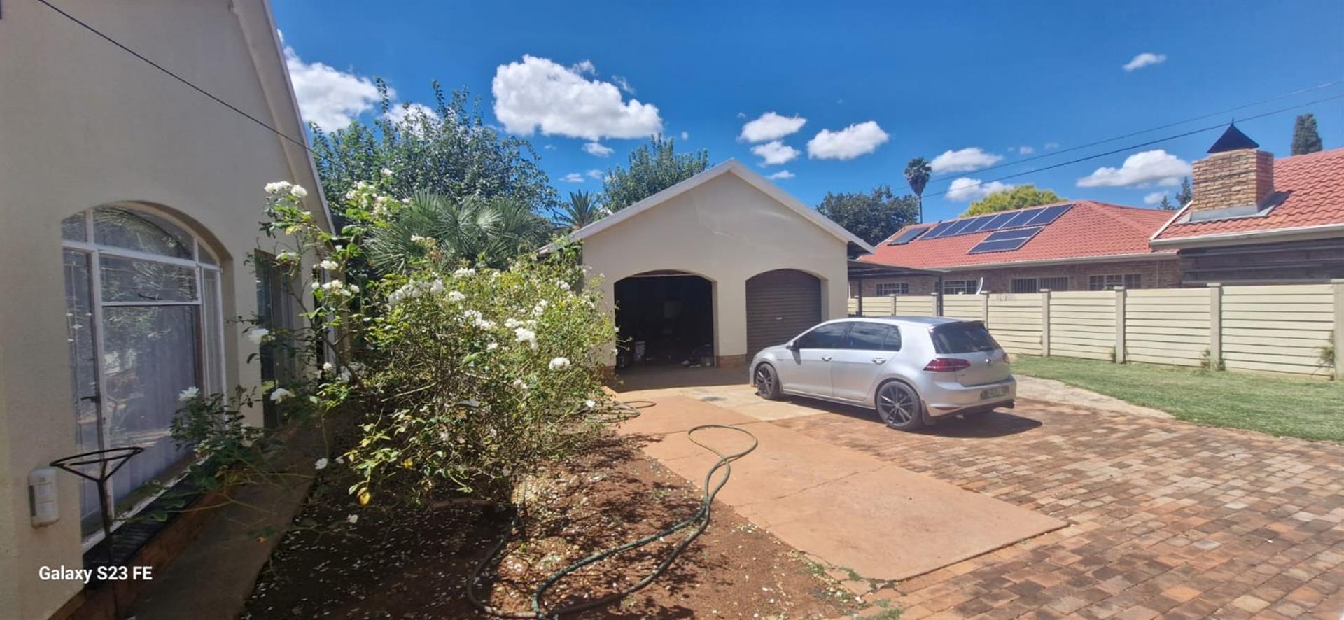 Off the Grid house For Sale in Doringkruin, Klerksdorp, North West