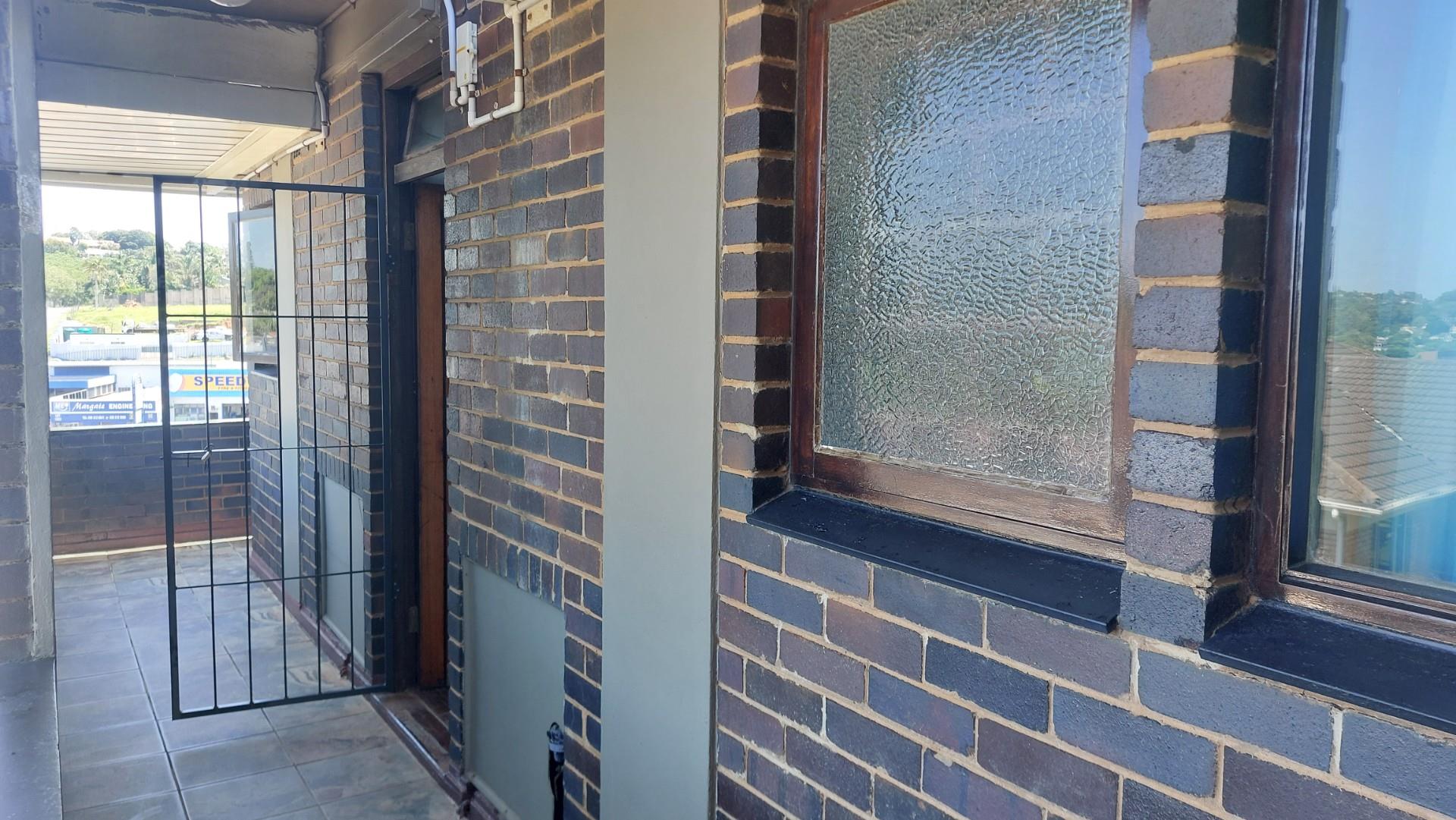2 Bedroom Apartment/flat For Sale in Manaba Beach, Margate, KwaZulu Natal