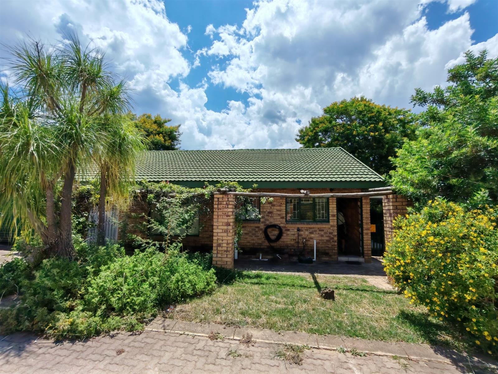 Zero Levy, Full Title Three bedroom Townhouse for sale in Bela Bela