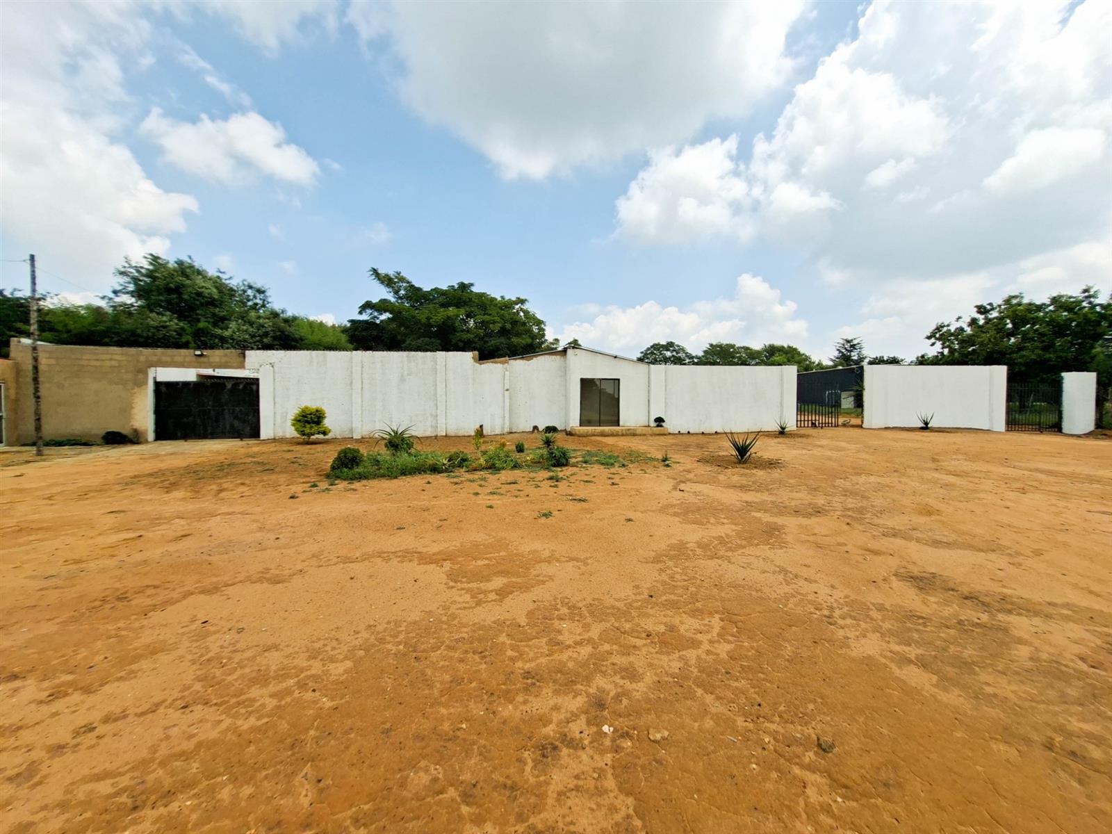 Small Holding For Sale in Glen Austin AH, Midrand