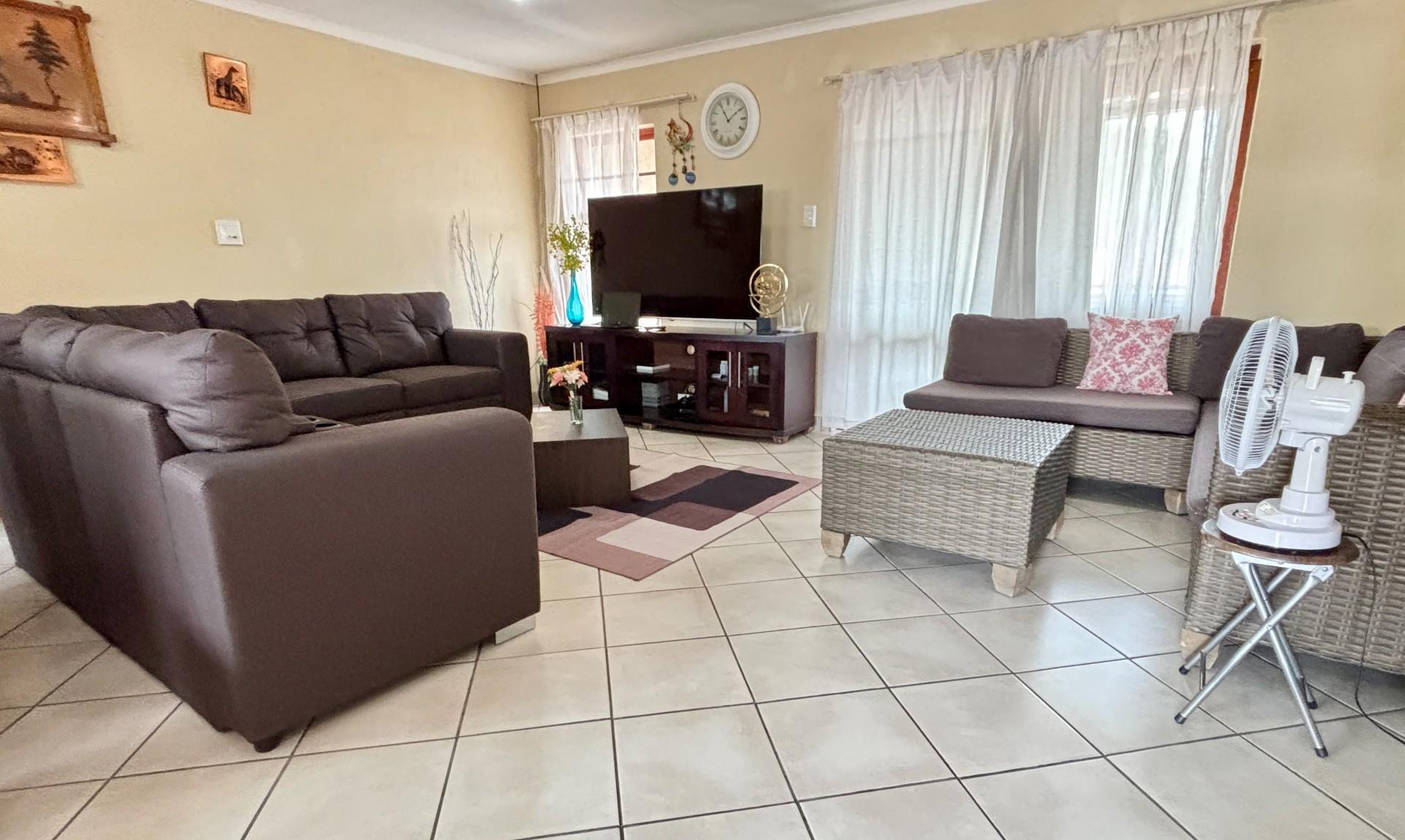 Reduced price - Charming 3 bedroom townhouse - Vaalpark