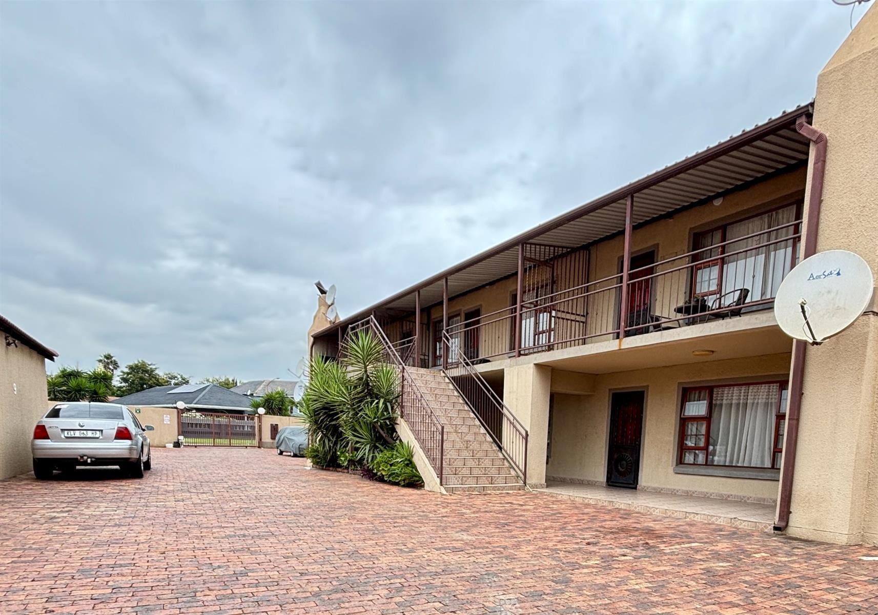 Reduced price - Charming 3 bedroom townhouse - Vaalpark