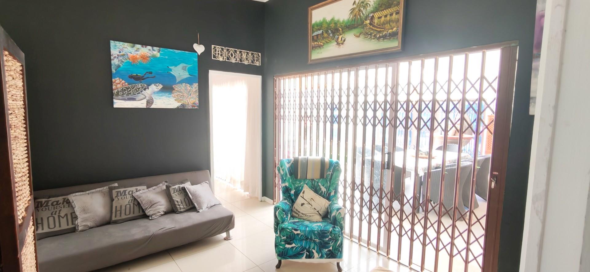 3 bedroom House with 3 bedroom flat For Sale in Uvongo, Margate, KwaZulu Natal